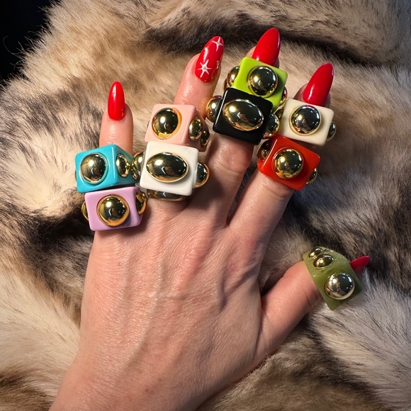 Retro Sage Gold Bubble Resin Statement Ring - Picture 4 of 7